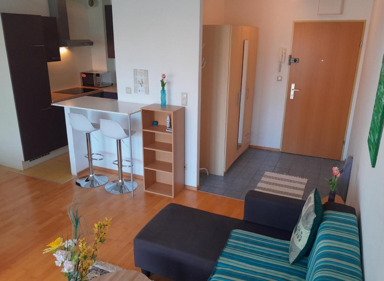 Serviced Apartment With Sunny Balcony Wien Eksteriør billede